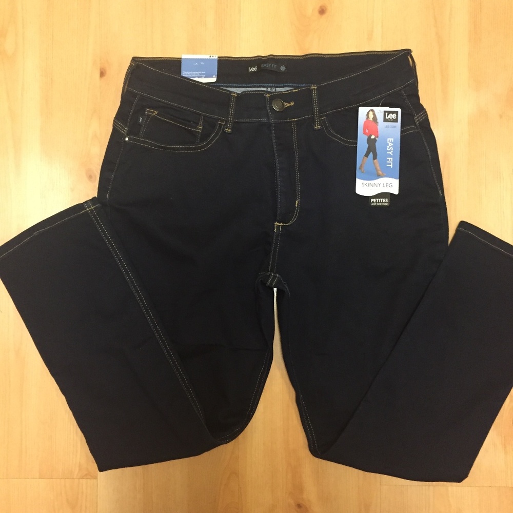 NWT Lee Easy Fit Skinny Leg Petite Jean